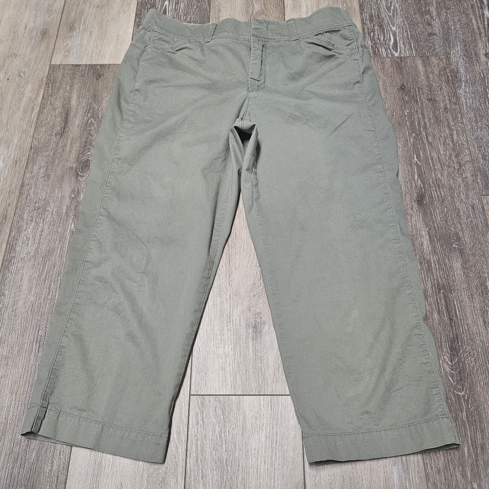 Intro. 3 Piece Bundle Cropped Relaxed Fit Capri Pants Green Moss  Women 8 Casual - Picture 10 of 11